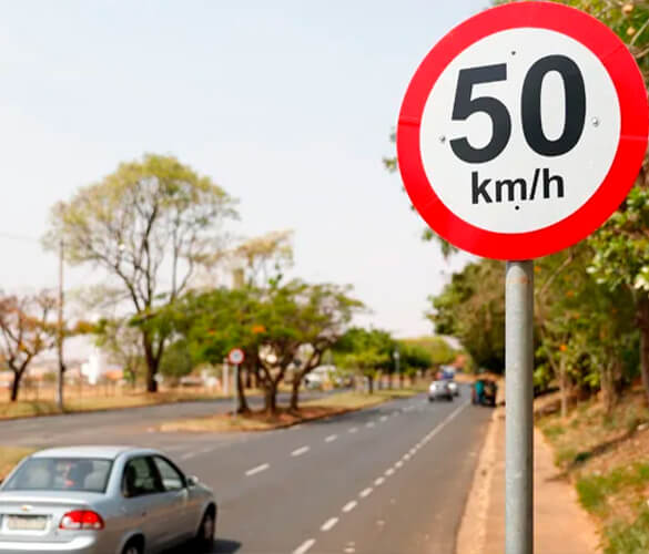 sinalizacao-obras-viarias-reta-360-placas-de-transito